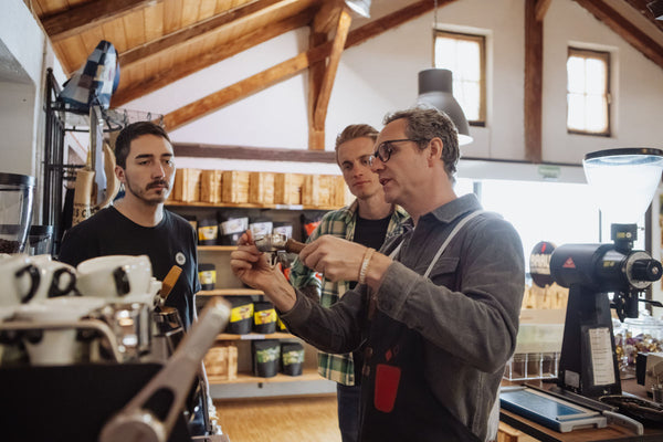 Espresso Tamping Technik – Richtig Tampern für perfekten Kaffeegenuss